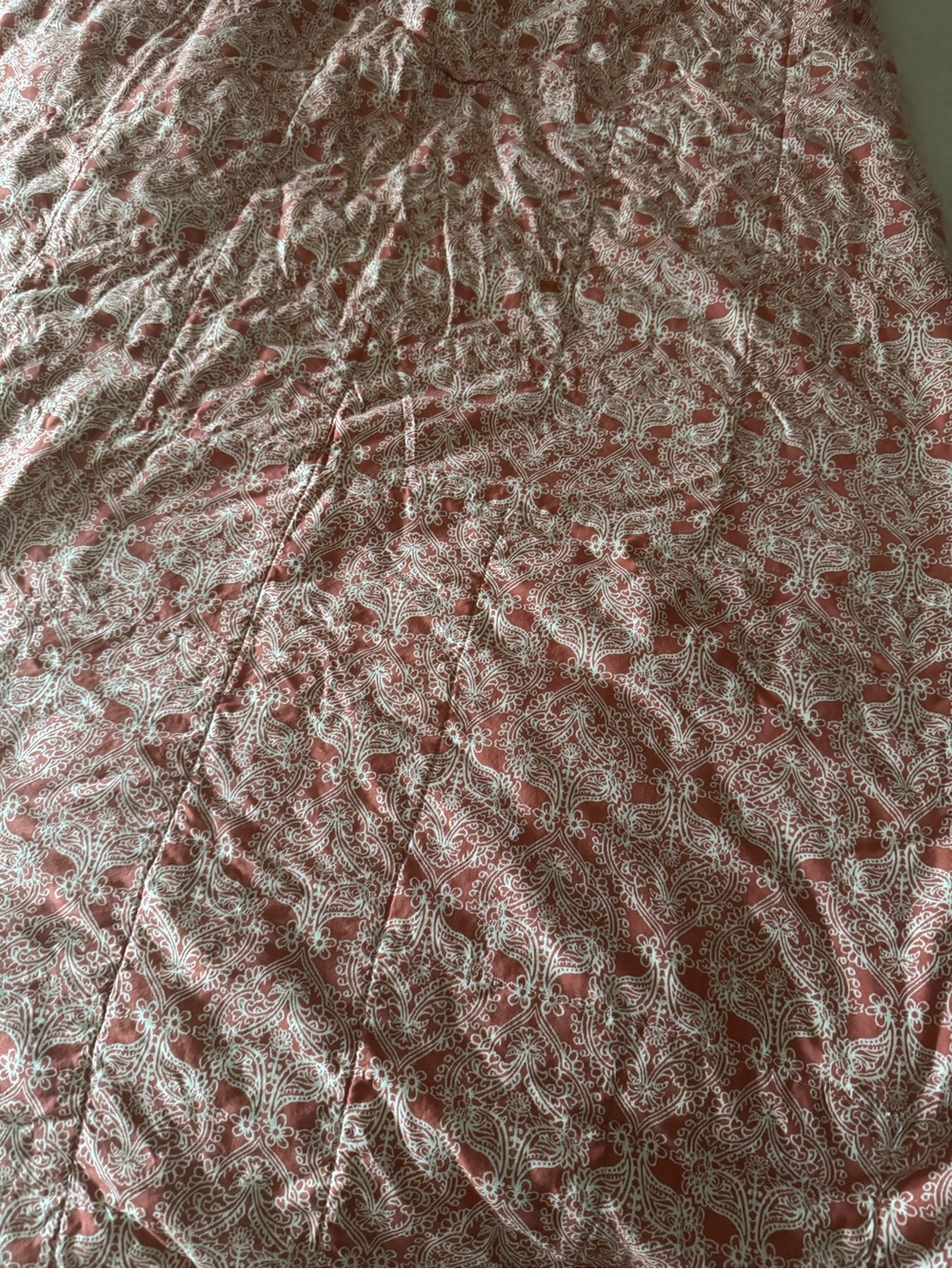 Patchwork Quilt Bedspread in Pink, Beige and Blue approx. 88 by 82 inches - Picture 4 of 7